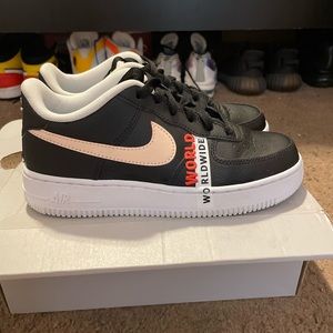 Nike “worldwide”